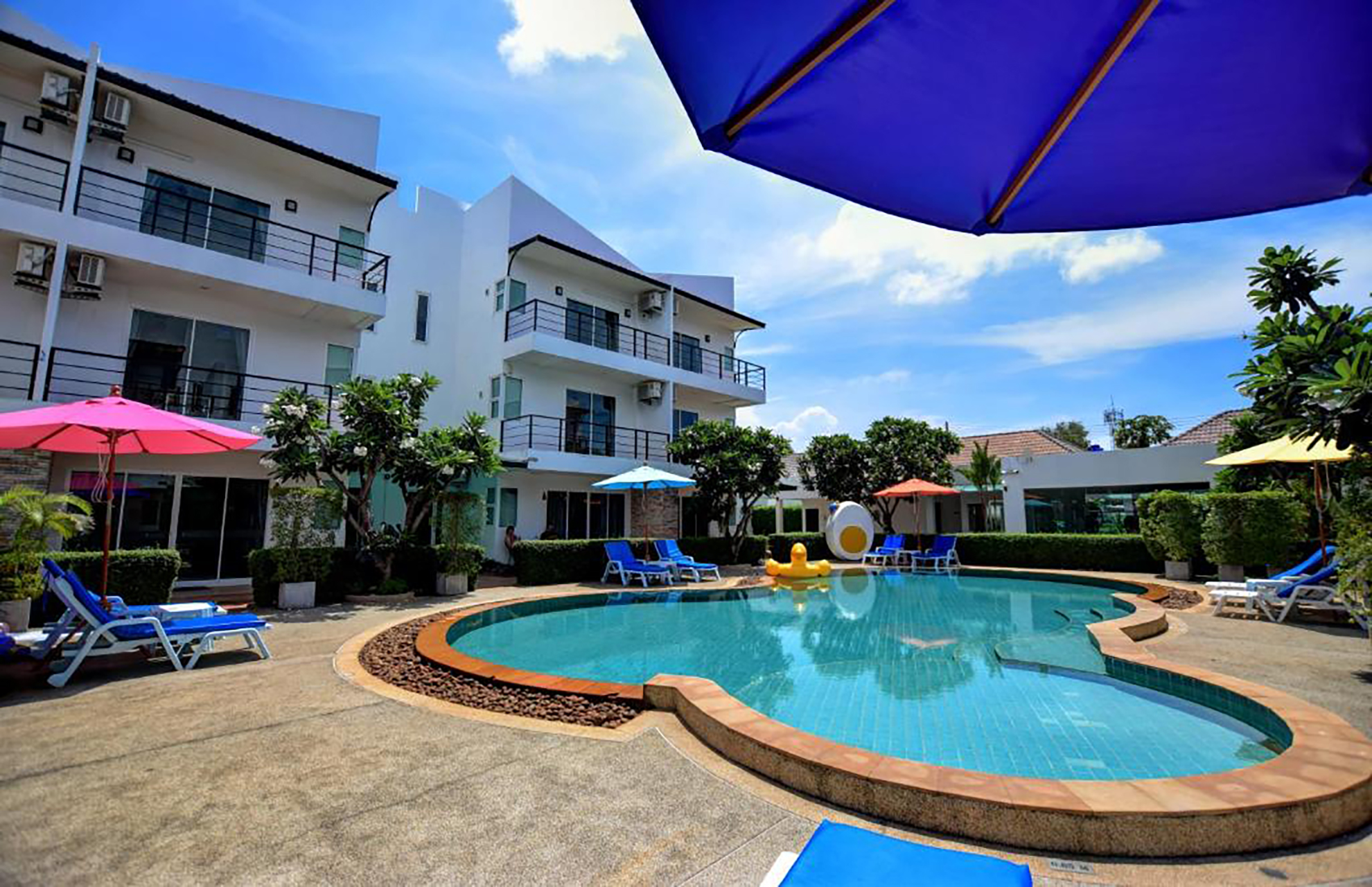 pool-access 89 -rawai-hote